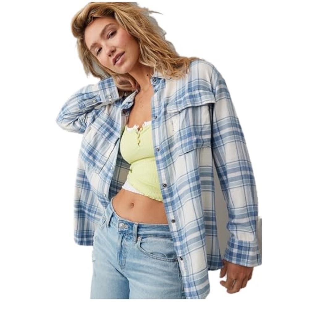 American Eagle Outfitters Blue Plaid Button-Up. XS